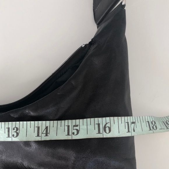 MO851 brown leather soft cross-body bag - Picture 7 of 8